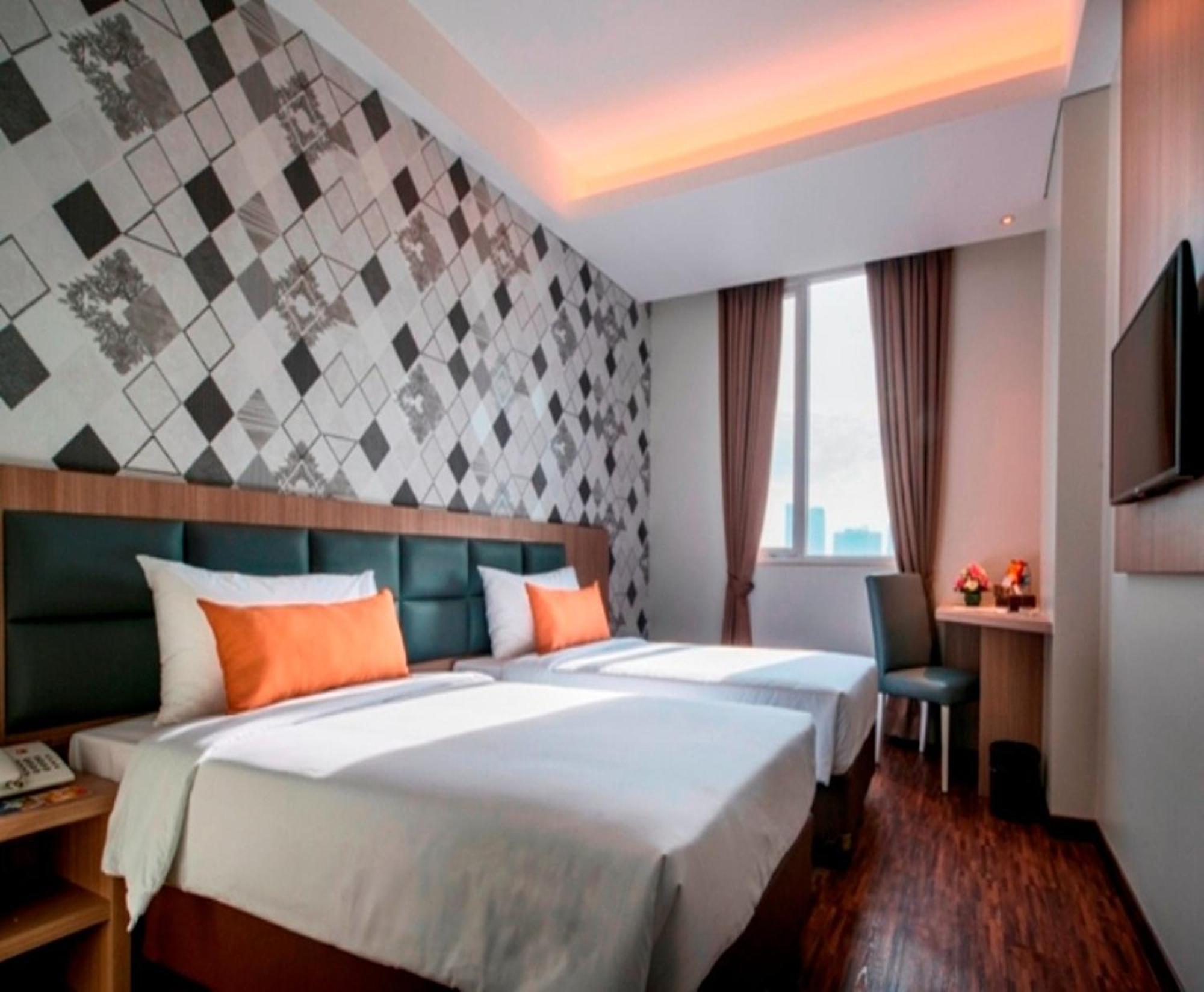 Hotel 88 Itc Fatmawati Jakarta By Wh Ngoại thất bức ảnh