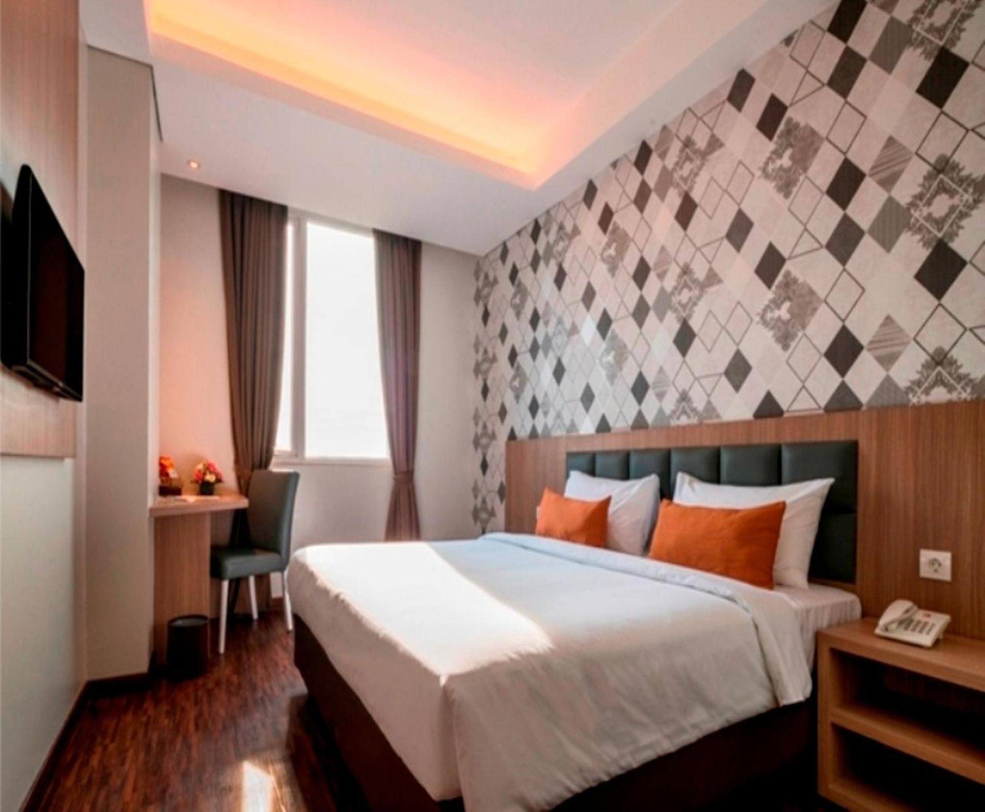 Hotel 88 Itc Fatmawati Jakarta By Wh Ngoại thất bức ảnh