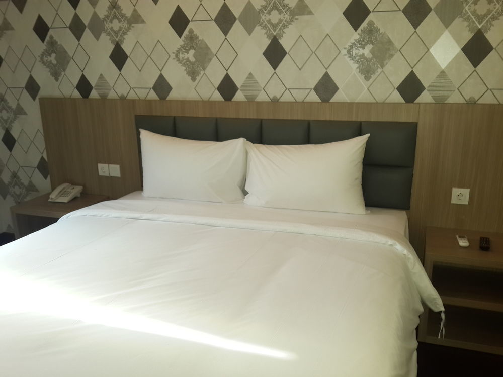 Hotel 88 Itc Fatmawati Jakarta By Wh Ngoại thất bức ảnh