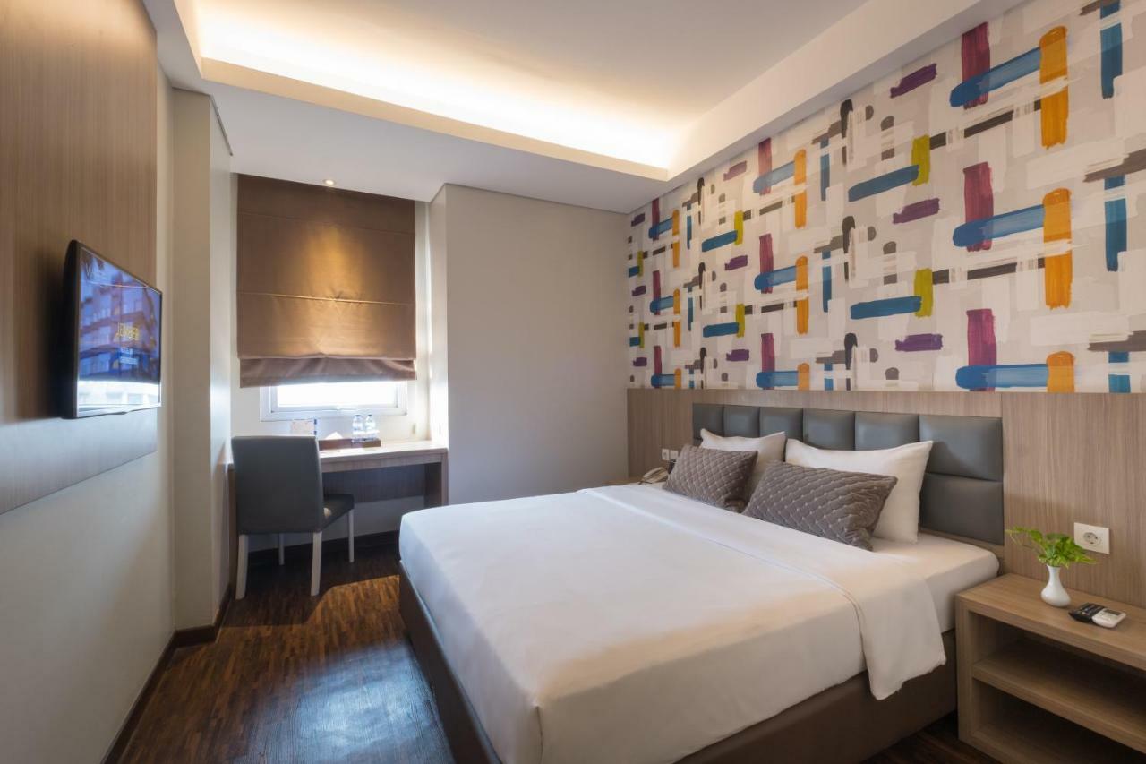 Hotel 88 Itc Fatmawati Jakarta By Wh Ngoại thất bức ảnh
