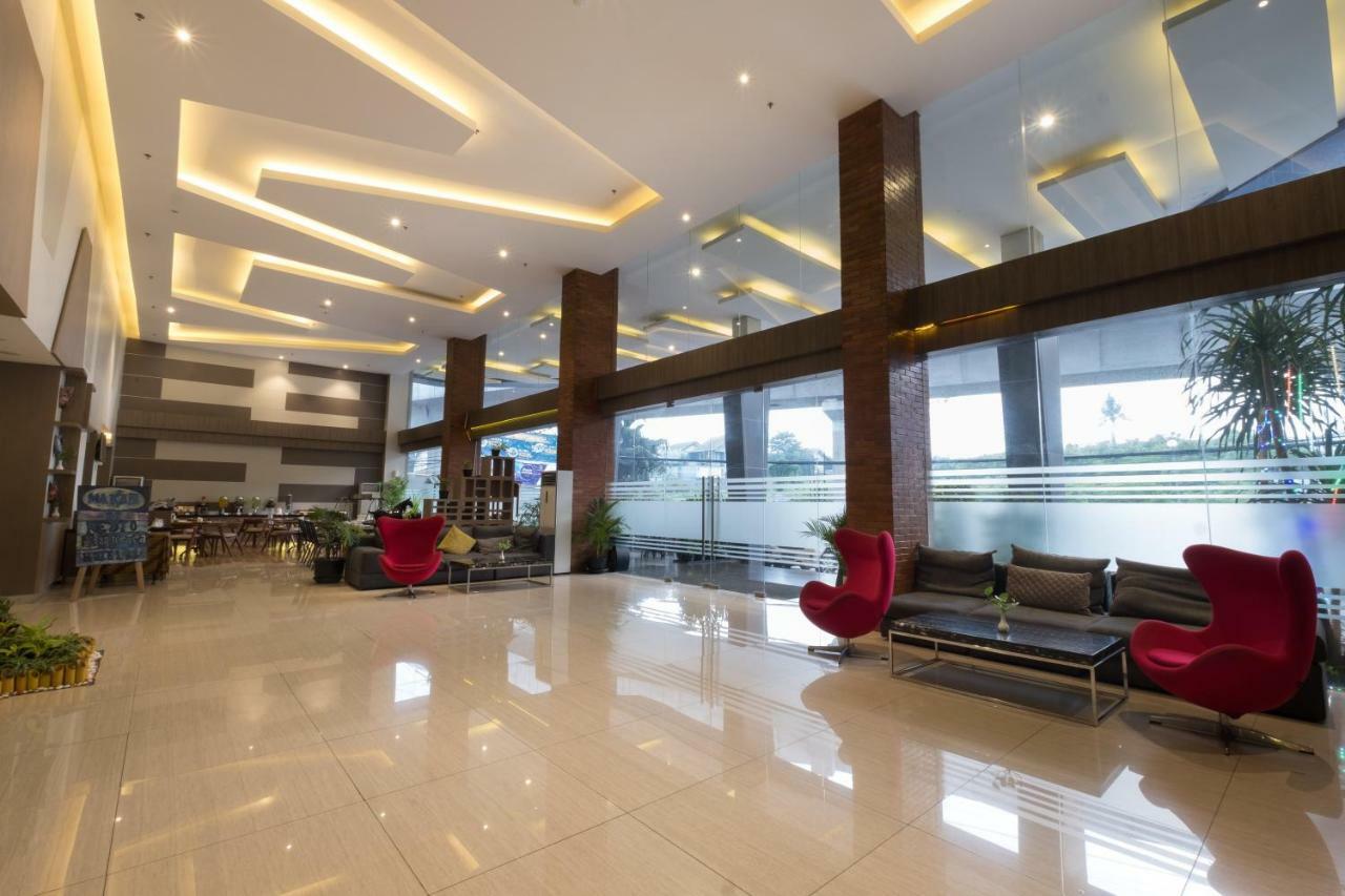 Hotel 88 Itc Fatmawati Jakarta By Wh Ngoại thất bức ảnh