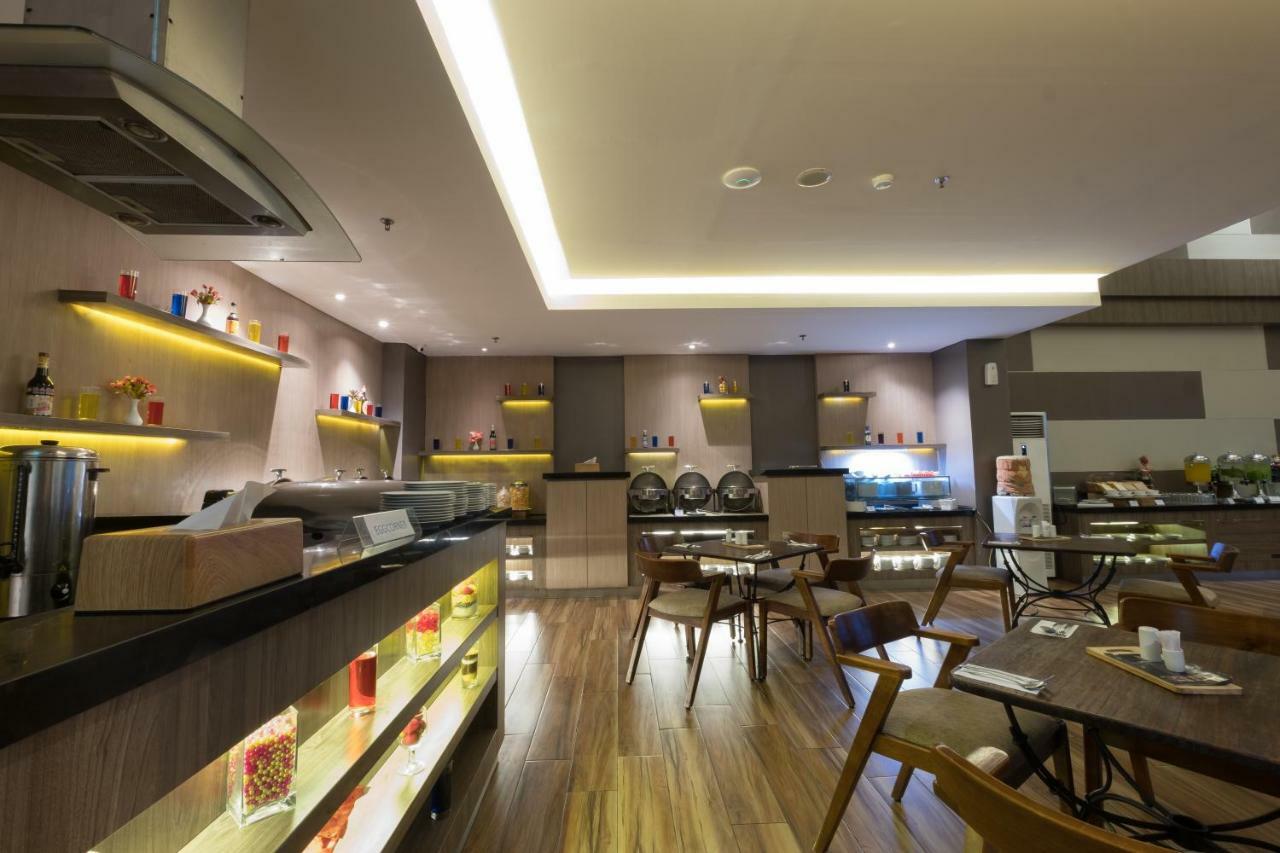 Hotel 88 Itc Fatmawati Jakarta By Wh Ngoại thất bức ảnh