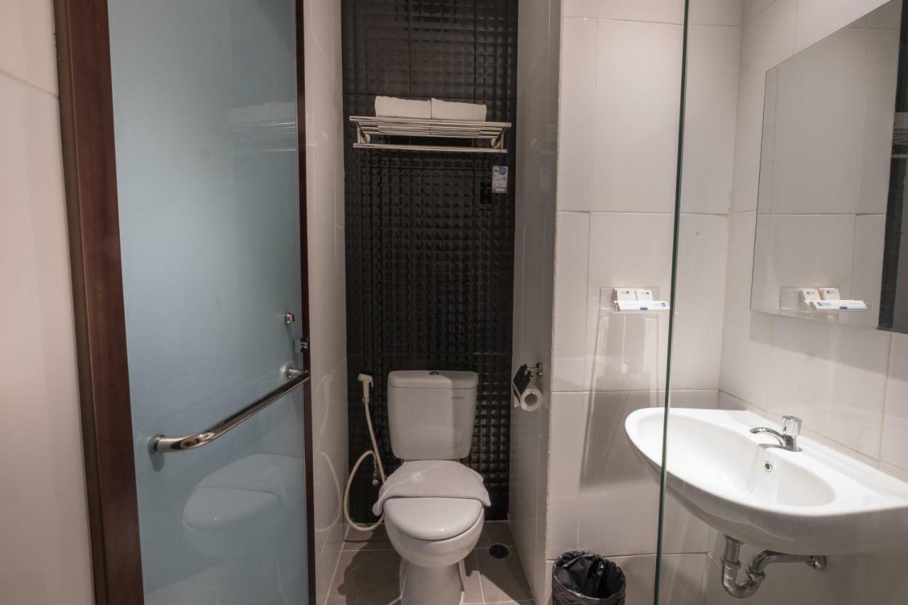 Hotel 88 Itc Fatmawati Jakarta By Wh Ngoại thất bức ảnh
